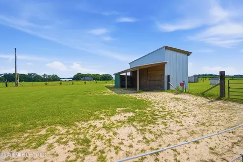 Exterior - 15450 Constitution Rd, Moss Point, MS 39562 photo 8 of 12
