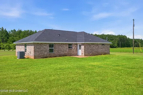 Exterior - 15450 Constitution Rd, Moss Point, MS 39562 photo 11 of 12