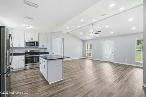 Living - 15450 Constitution Rd, Moss Point, MS 39562 photo 6 of 6
