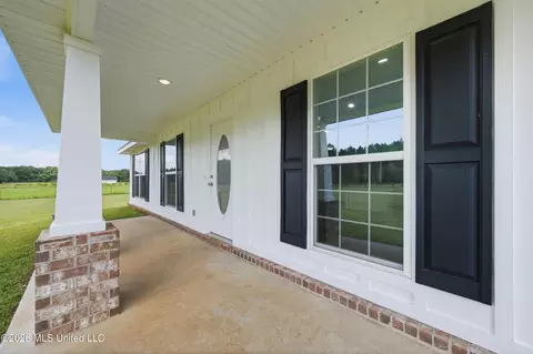 Exterior - 15450 Constitution Rd, Moss Point, MS 39562 photo 6 of 12