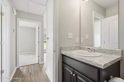 Entry Way - 15450 Constitution Rd, Moss Point, MS 39562 photo 5 of 5