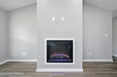 Living - 15450 Constitution Rd, Moss Point, MS 39562 photo 2 of 6