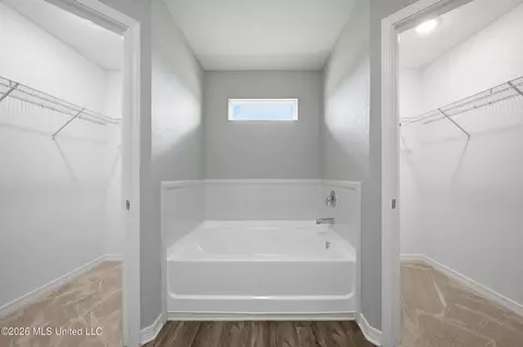 Entry Way - 15450 Constitution Rd, Moss Point, MS 39562 photo 3 of 5