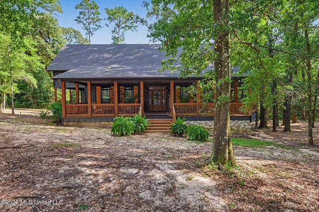 445 Live Oak Dr, Lucedale, MS 39452