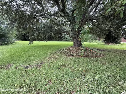 2685 Pass Rd, Biloxi, MS 39531