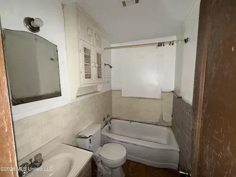 Bath - 3511 Hines St, Jackson, MS 39212 photo 1 of 2