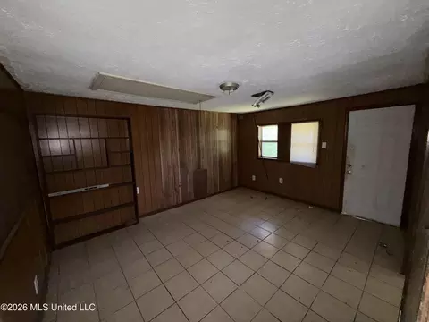 Living - 3511 Hines St, Jackson, MS 39212 photo 7 of 8