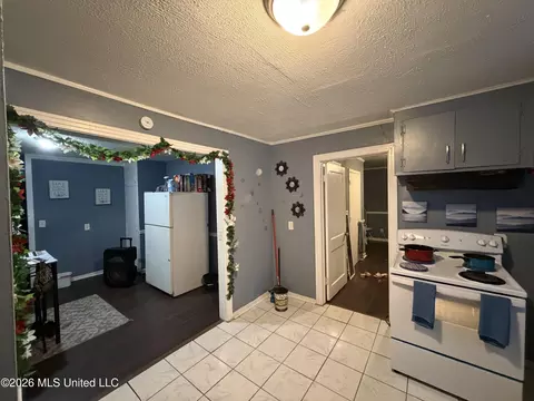 Entry Way - 3544 Hines St, Jackson, MS 39212 photo 2 of 2