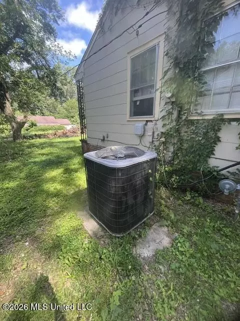 3258 Meadow Ln, Jackson, MS 39212 photo 5