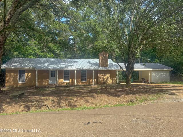 2159 Sunny Lane Rd, Benton, MS 39039