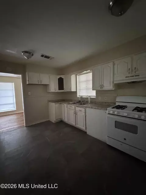 3024 Oak Forest Dr, Jackson, MS 39212 photo 8