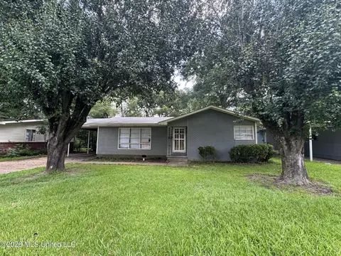 3024 Oak Forest Dr, Jackson, MS 39212 photo 1