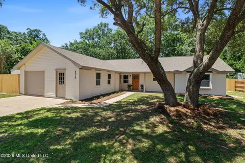 8520 Mermaid Ave, Ocean Springs, MS 39564