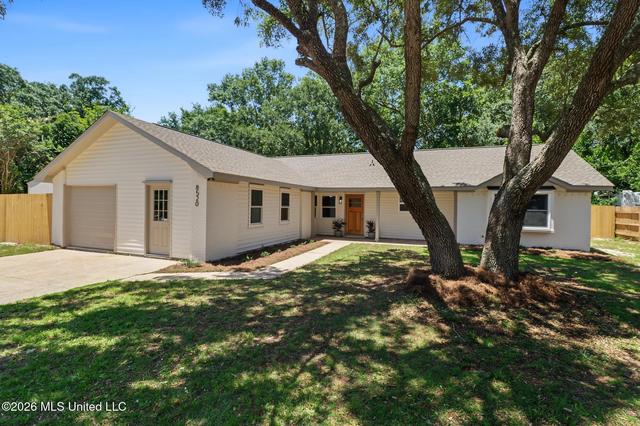 8520 Mermaid Ave, Ocean Springs, MS 39564