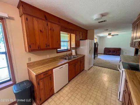 Kitchen - 1309 Mcinnis Vernal Rd, Lucedale, MS 39452 photo 3 of 3