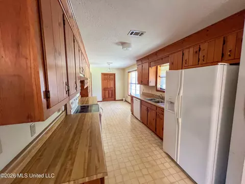 Kitchen - 1309 Mcinnis Vernal Rd, Lucedale, MS 39452 photo 1 of 3