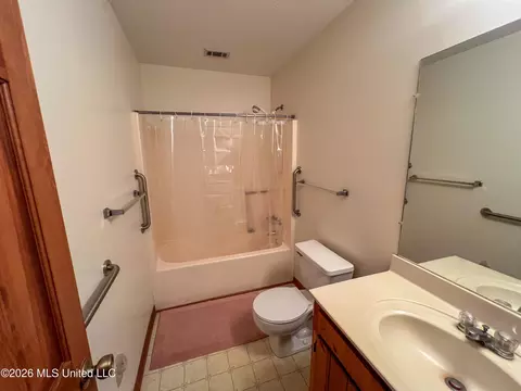 Bath - 1309 Mcinnis Vernal Rd, Lucedale, MS 39452 photo 3 of 4