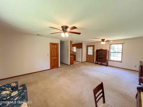 Living - 1309 Mcinnis Vernal Rd, Lucedale, MS 39452 photo 3 of 4