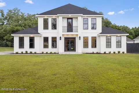 7557 Oakenshield Ln, Pass Christian, MS 39571