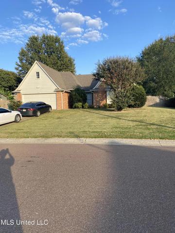 7414 Hunters Hollow Ln, Southaven, MS 38671