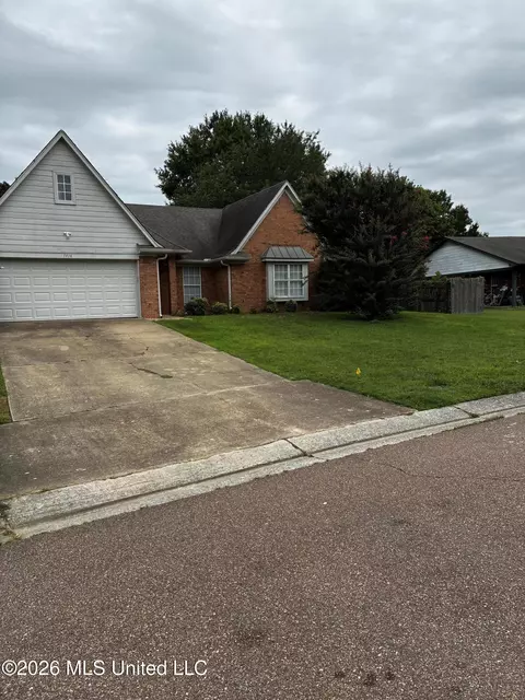 7414 Hunters Hollow Ln, Southaven, MS 38671