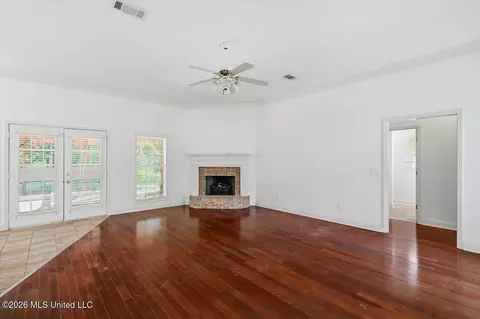 Living - 212 Cambridge Dr, Madison, MS 39110 photo 1 of 4