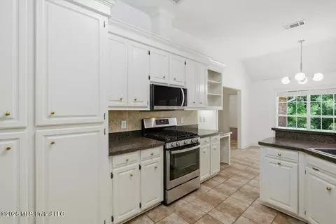Kitchen - 212 Cambridge Dr, Madison, MS 39110 photo 2 of 2