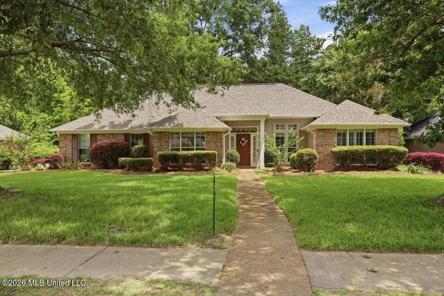 212 Cambridge Dr, Madison, MS 39110