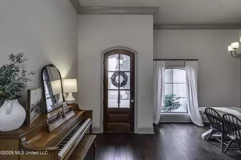 Entry Way - 612 Macbeth St, Brandon, MS 39047 photo 1 of 2