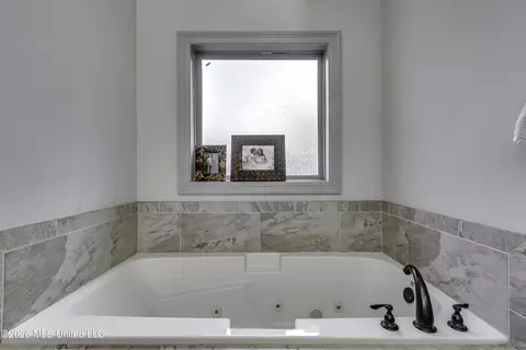 Bath - 612 Macbeth St, Brandon, MS 39047 photo 4 of 6