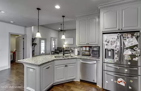 Kitchen - 612 Macbeth St, Brandon, MS 39047 photo 7 of 7