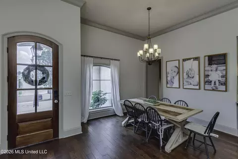 Dining - 612 Macbeth St, Brandon, MS 39047 photo 2 of 4
