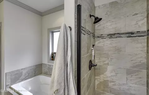 Bath - 612 Macbeth St, Brandon, MS 39047 photo 5 of 6