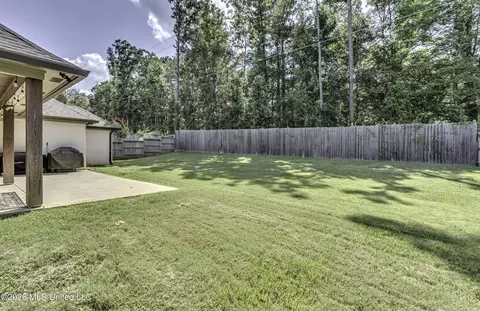 Exterior - 612 Macbeth St, Brandon, MS 39047 photo 7 of 12