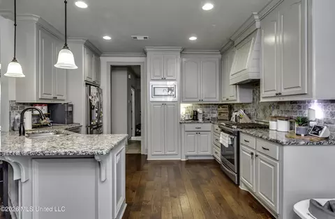 Kitchen - 612 Macbeth St, Brandon, MS 39047 photo 2 of 7