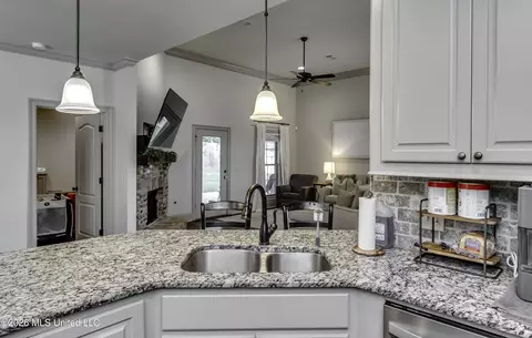 Kitchen - 612 Macbeth St, Brandon, MS 39047 photo 6 of 7