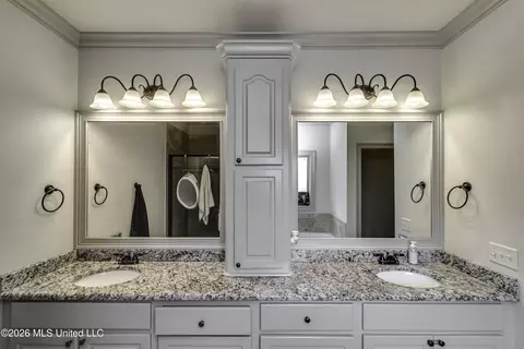 Bath - 612 Macbeth St, Brandon, MS 39047 photo 6 of 6