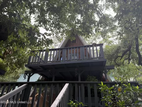 Exterior - 9141 Heather Ln, Moss Point, MS 39562 photo 11 of 21
