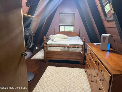 Bedroom - 9141 Heather Ln, Moss Point, MS 39562 photo 5 of 5