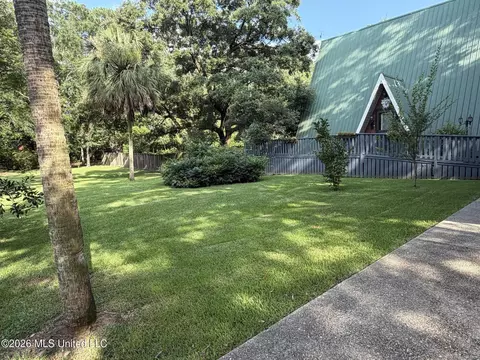Exterior - 9141 Heather Ln, Moss Point, MS 39562 photo 6 of 21