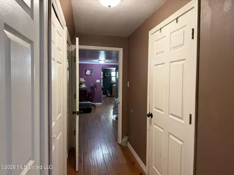 Entry Way - 9141 Heather Ln, Moss Point, MS 39562 photo 1 of 3