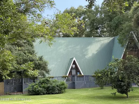 Exterior - 9141 Heather Ln, Moss Point, MS 39562 photo 7 of 21