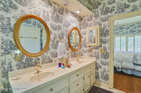 Bath - 47 Avery Cir, Jackson, MS 39211 photo 2 of 5
