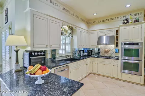 Kitchen - 47 Avery Cir, Jackson, MS 39211 photo 1 of 4