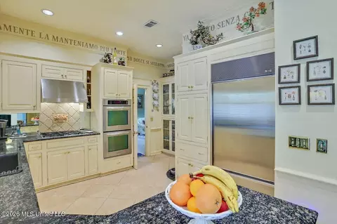 Kitchen - 47 Avery Cir, Jackson, MS 39211 photo 4 of 4