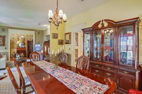 Dining - 47 Avery Cir, Jackson, MS 39211 photo 2 of 4