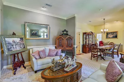 Living - 47 Avery Cir, Jackson, MS 39211 photo 5 of 8