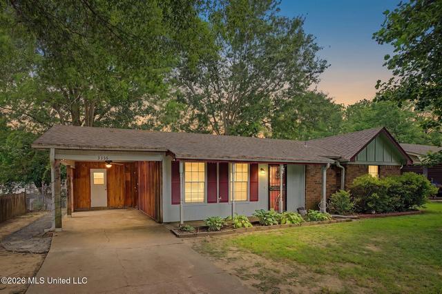 3355 Greenway Dr, Horn Lake, MS 38637