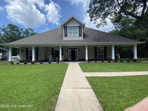 9328 Wild Oaks Dr, Ocean Springs, MS 39564