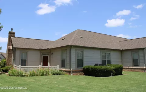 8753 Parkview Oaks Cir, Olive Branch, MS 38654